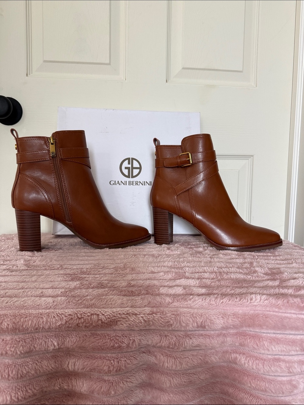 Giani Bernini Cognac Brown Block Heel Ankle Boots